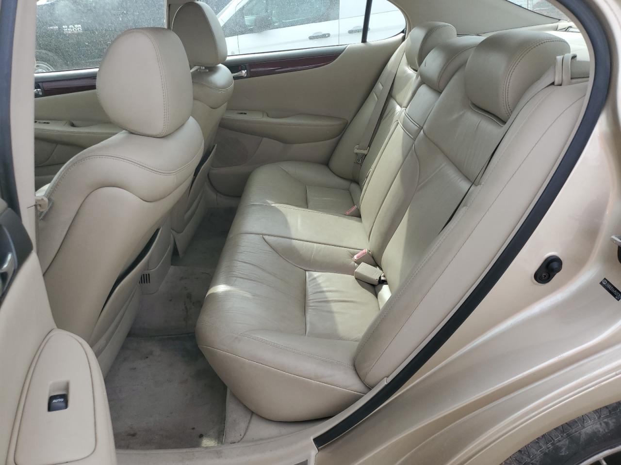 2004 Lexus Es 330 VIN: JTHBA30G645037839 Lot: 72100035