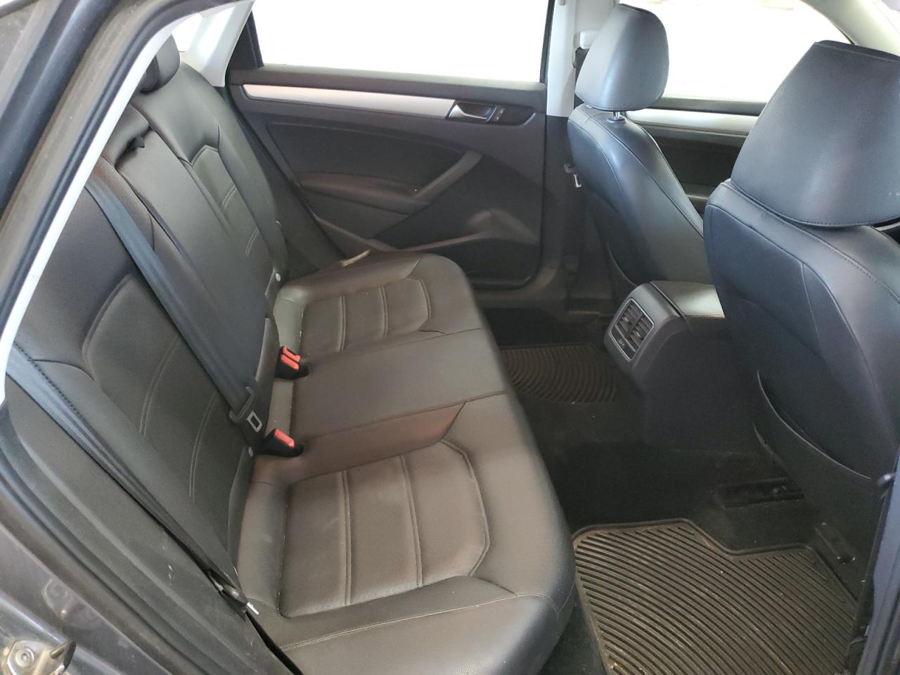 2013 Volkswagen Passat Se VIN: 1VWBH7A33DC063291 Lot: 84803025