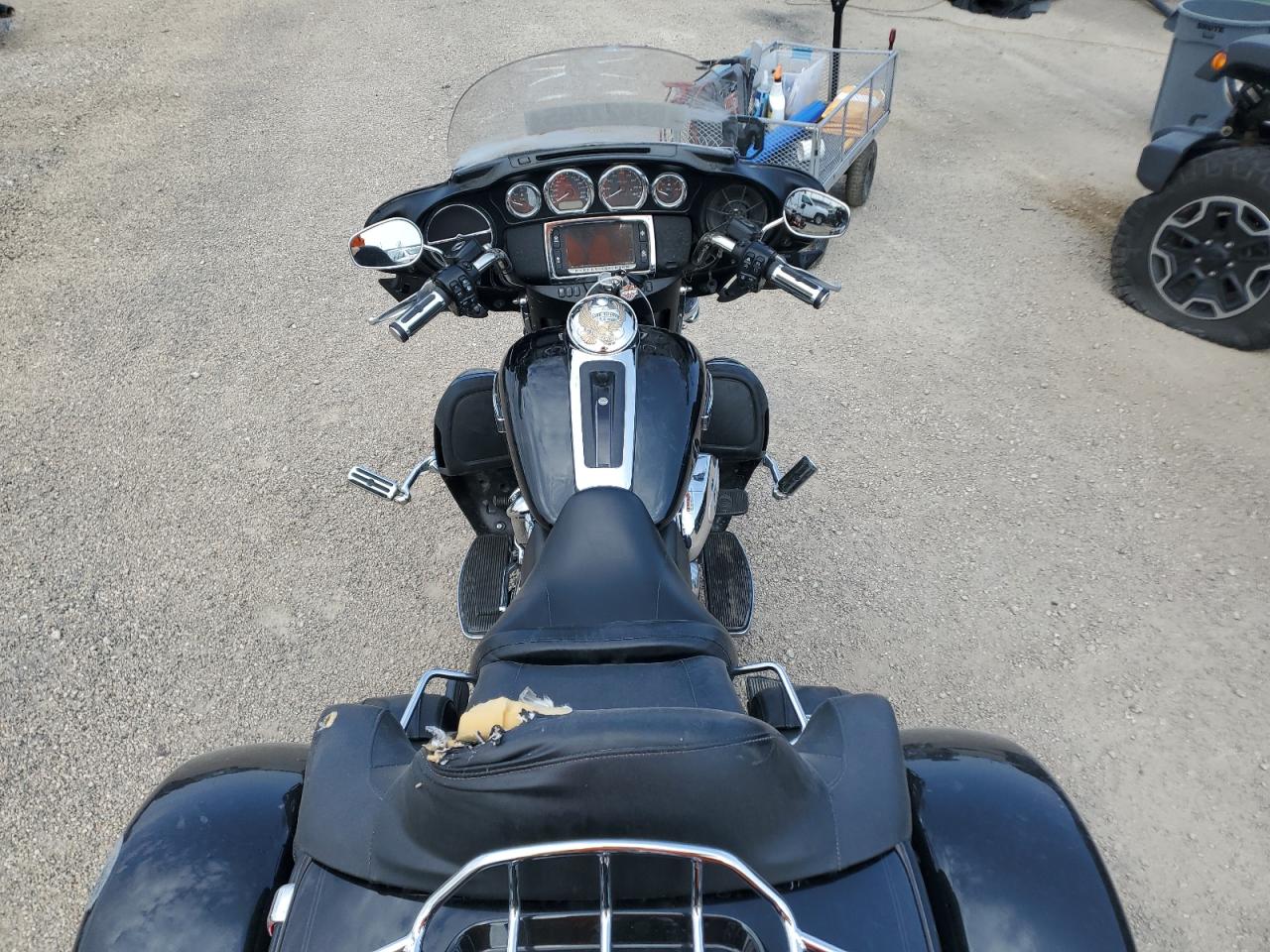 2018 Harley-Davidson Flhtcutg Tri Glide Ultra VIN: 1HD1MAD11JB855926 Lot: 81071665