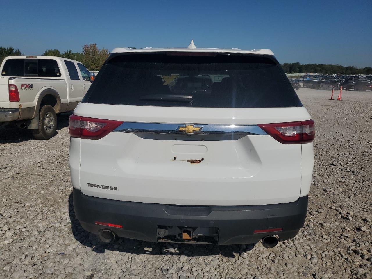 2018 Chevrolet Traverse Ls VIN: 1GNERFKW9JJ223561 Lot: 82170585