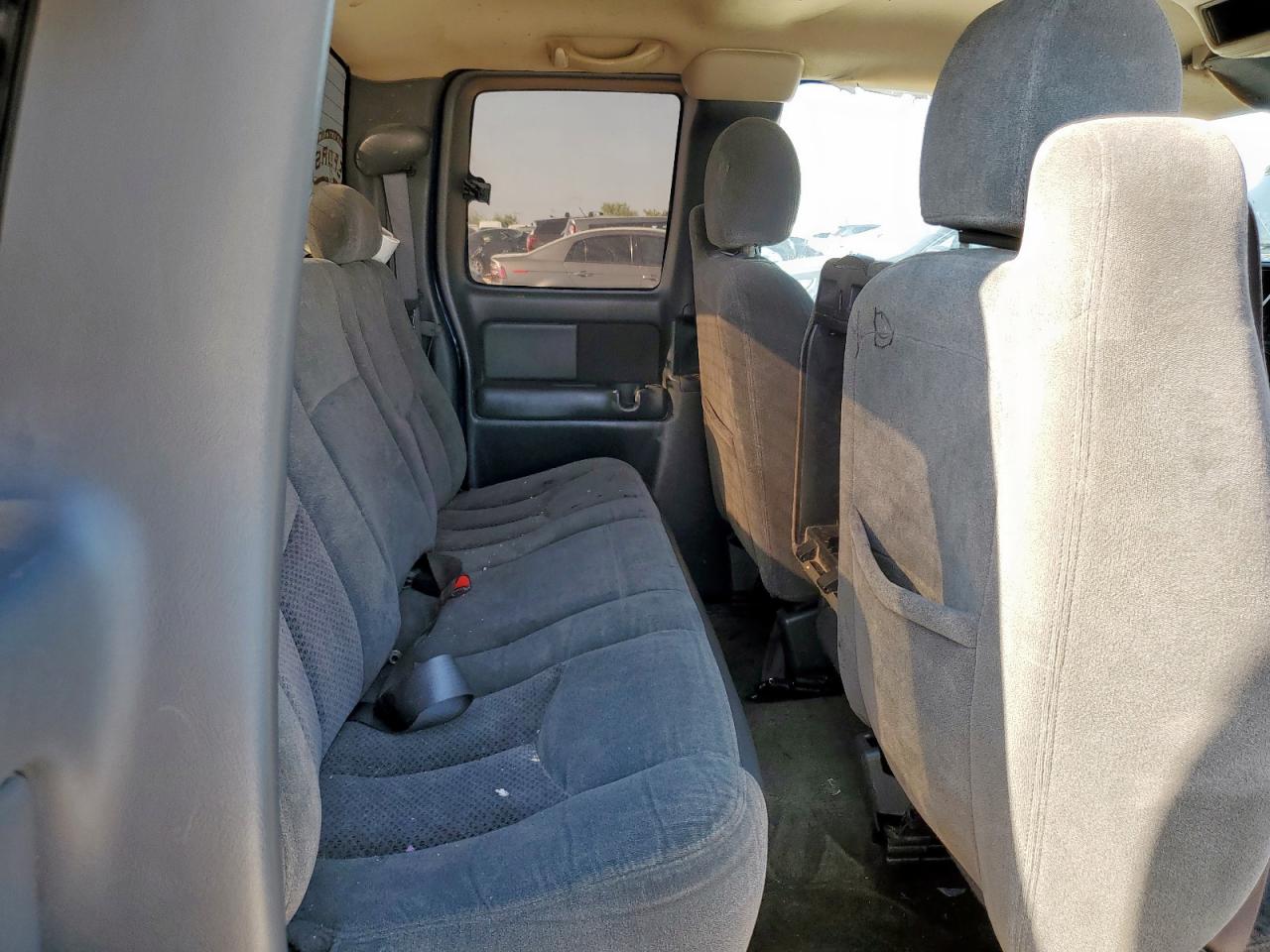 2003 Chevrolet Silverado C1500 VIN: 2GCEC19V531228957 Lot: 71099455
