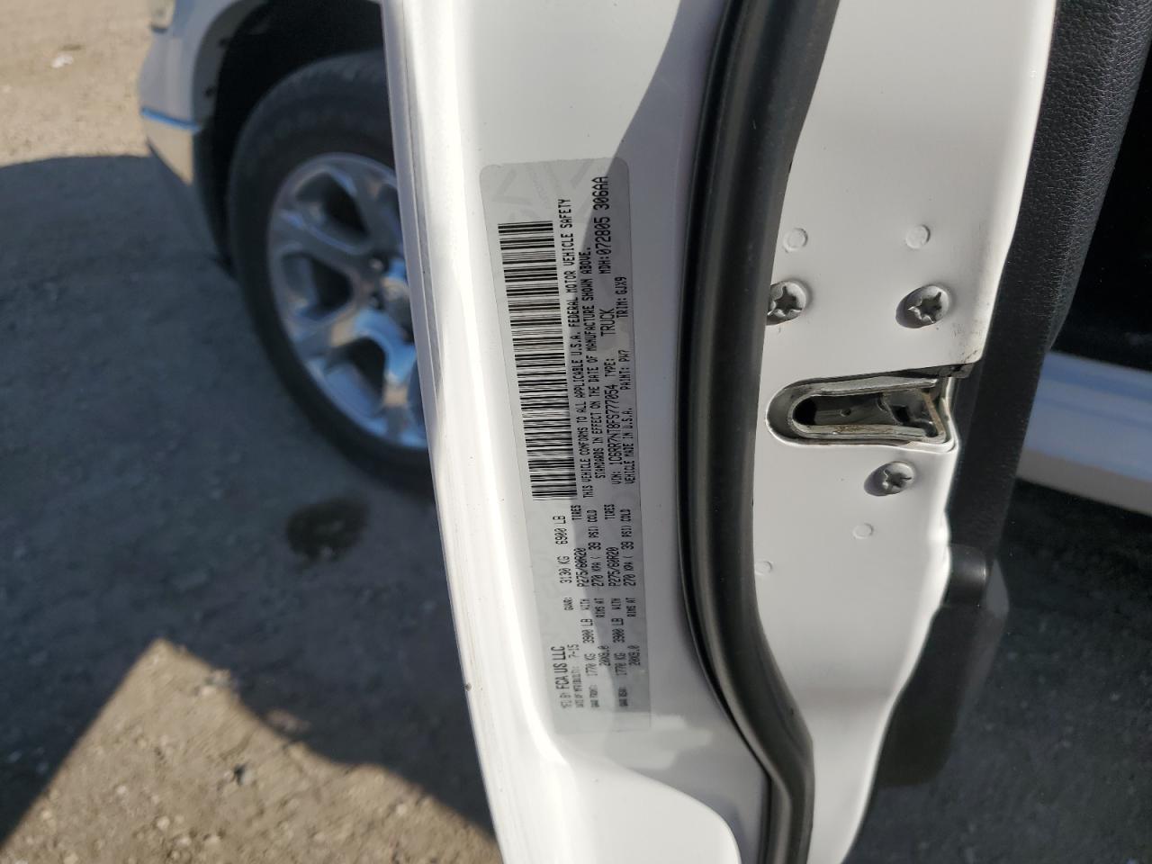 2015 Ram 1500 Laramie VIN: 1C6RR7NT8FS777054 Lot: 84292575