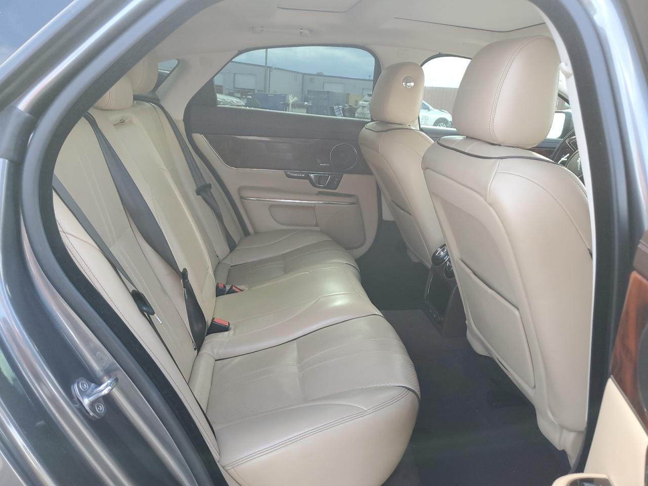 2016 Jaguar Xj VIN: SAJWA1C77G8V92676 Lot: 84358945