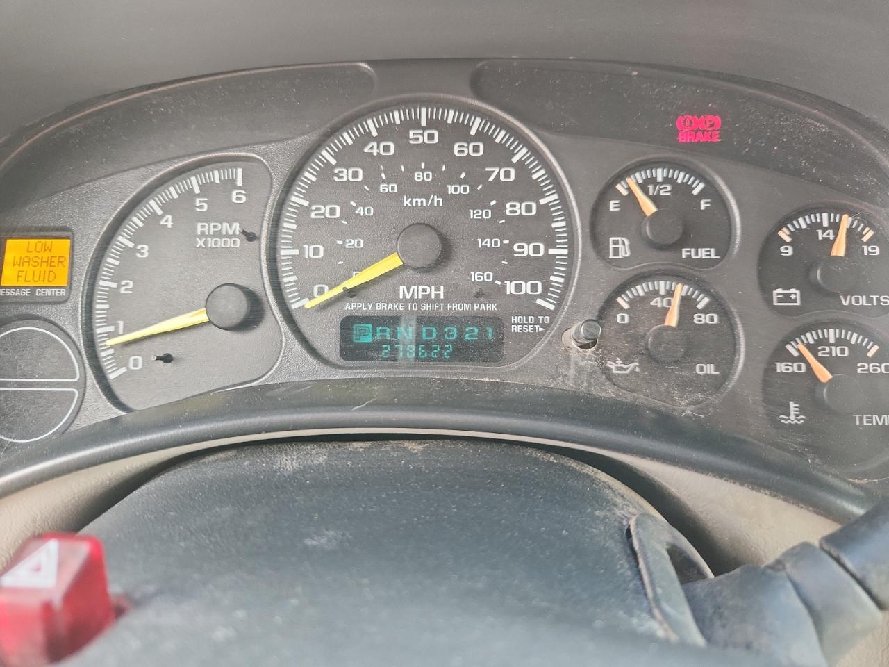 2001 Chevrolet Suburban K1500 VIN: 3GNFK16T71G175944 Lot: 71738985