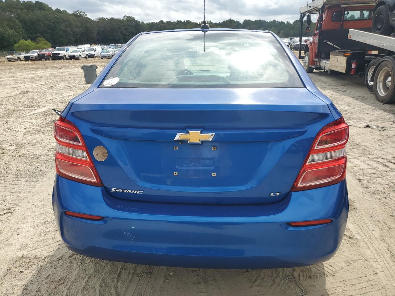2018 Chevrolet Sonic Lt VIN: 1G1JD5SG5J4102770 Lot: 71872735