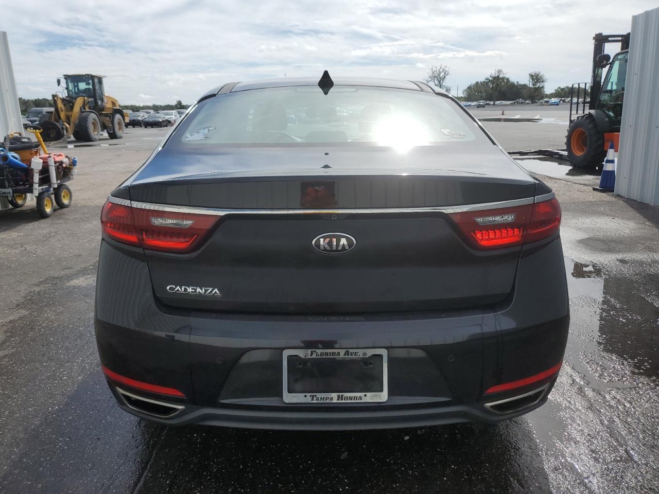 2017 Kia Cadenza Premium VIN: KNALC4J1XH5086254 Lot: 81443175
