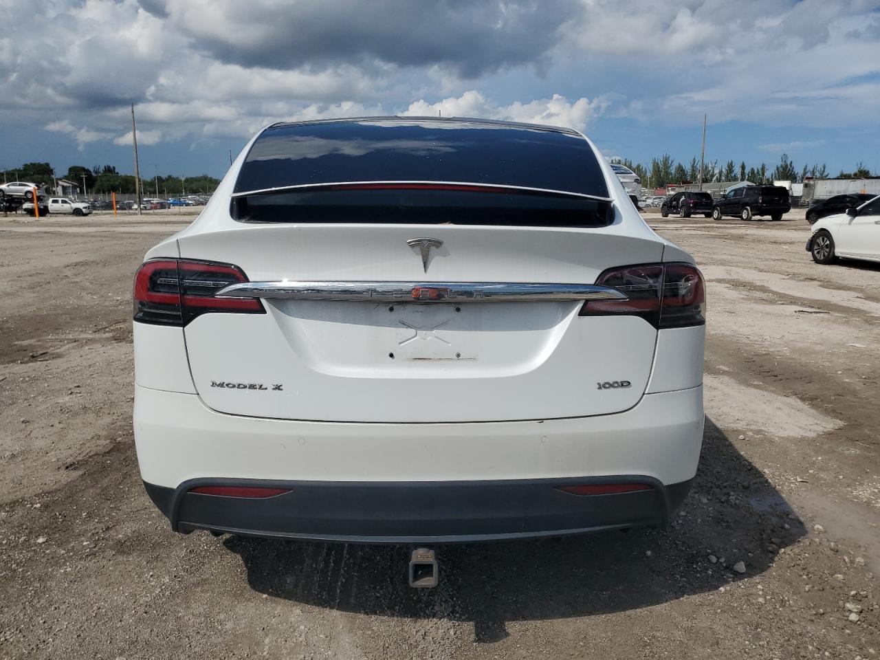 2018 Tesla Model X VIN: 5YJXCBE22JF118517 Lot: 72087925