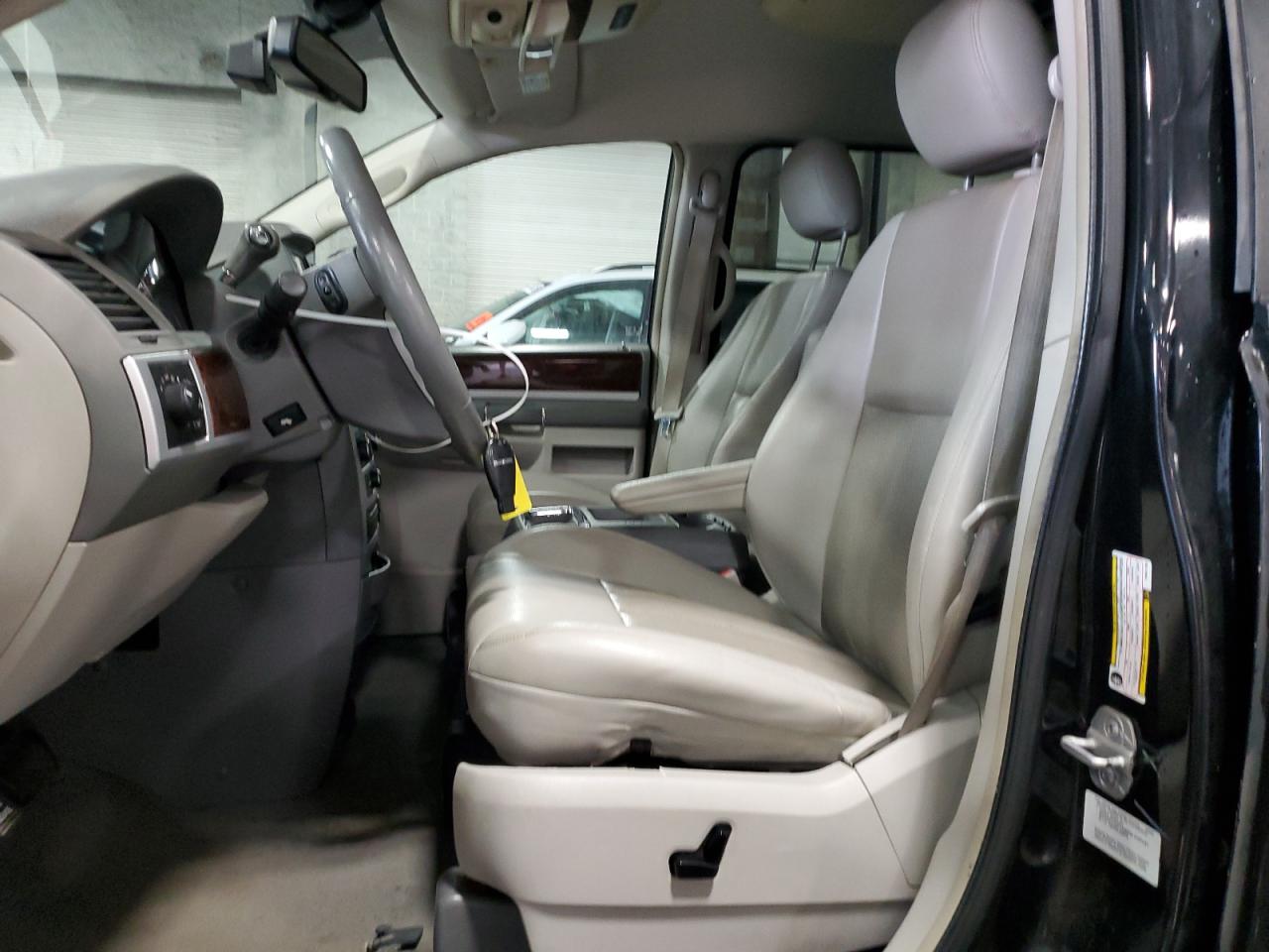 2009 Chrysler Town & Country Touring VIN: 2A8HR54159R641780 Lot: 71973655