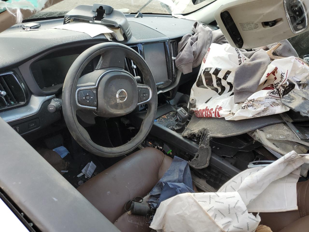 2018 Volvo Xc60 T5 VIN: LYV102RK4JB083294 Lot: 80637385