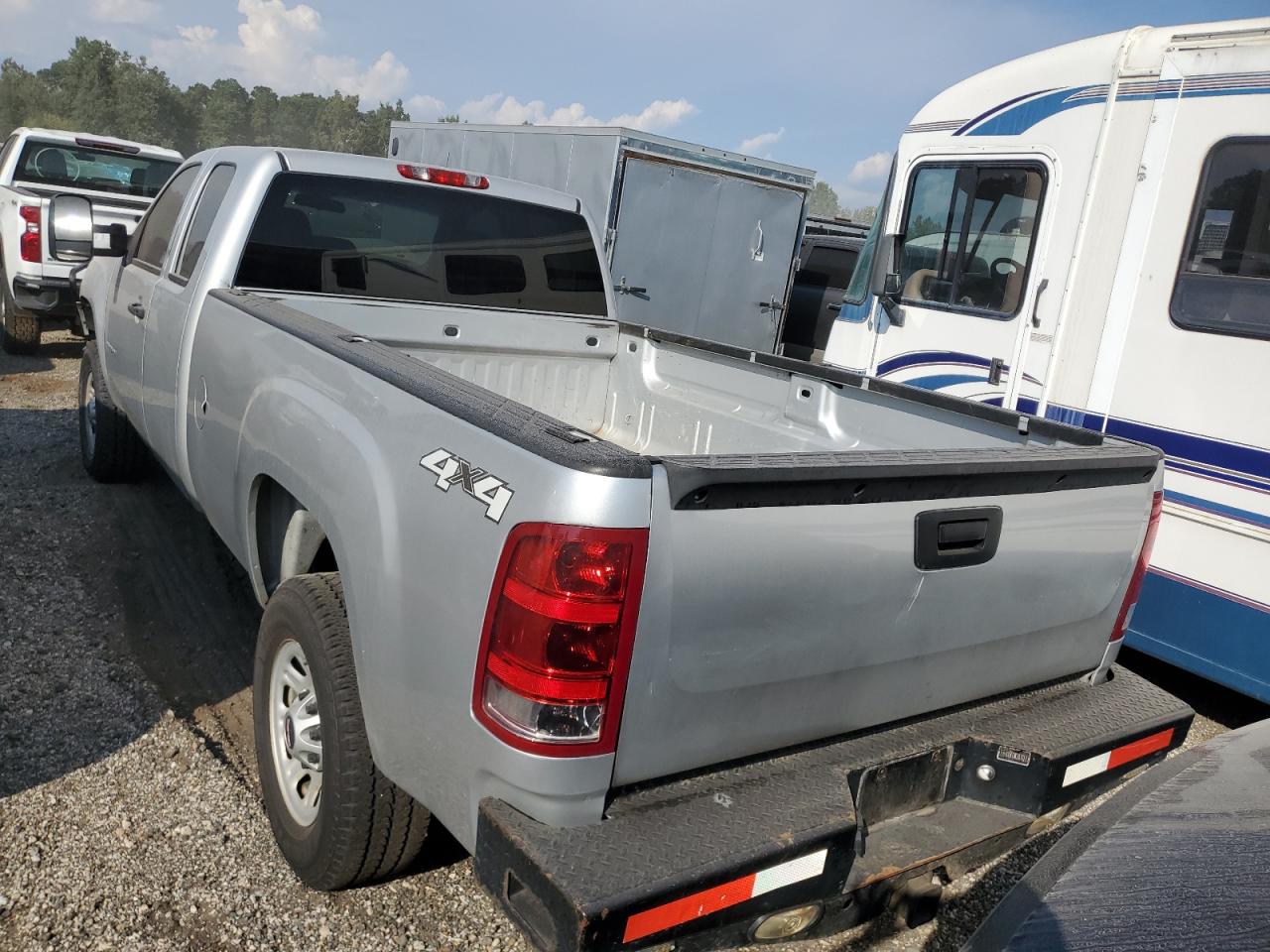 2013 GMC Sierra K3500 VIN: 1GT522C88DZ414318 Lot: 70986575
