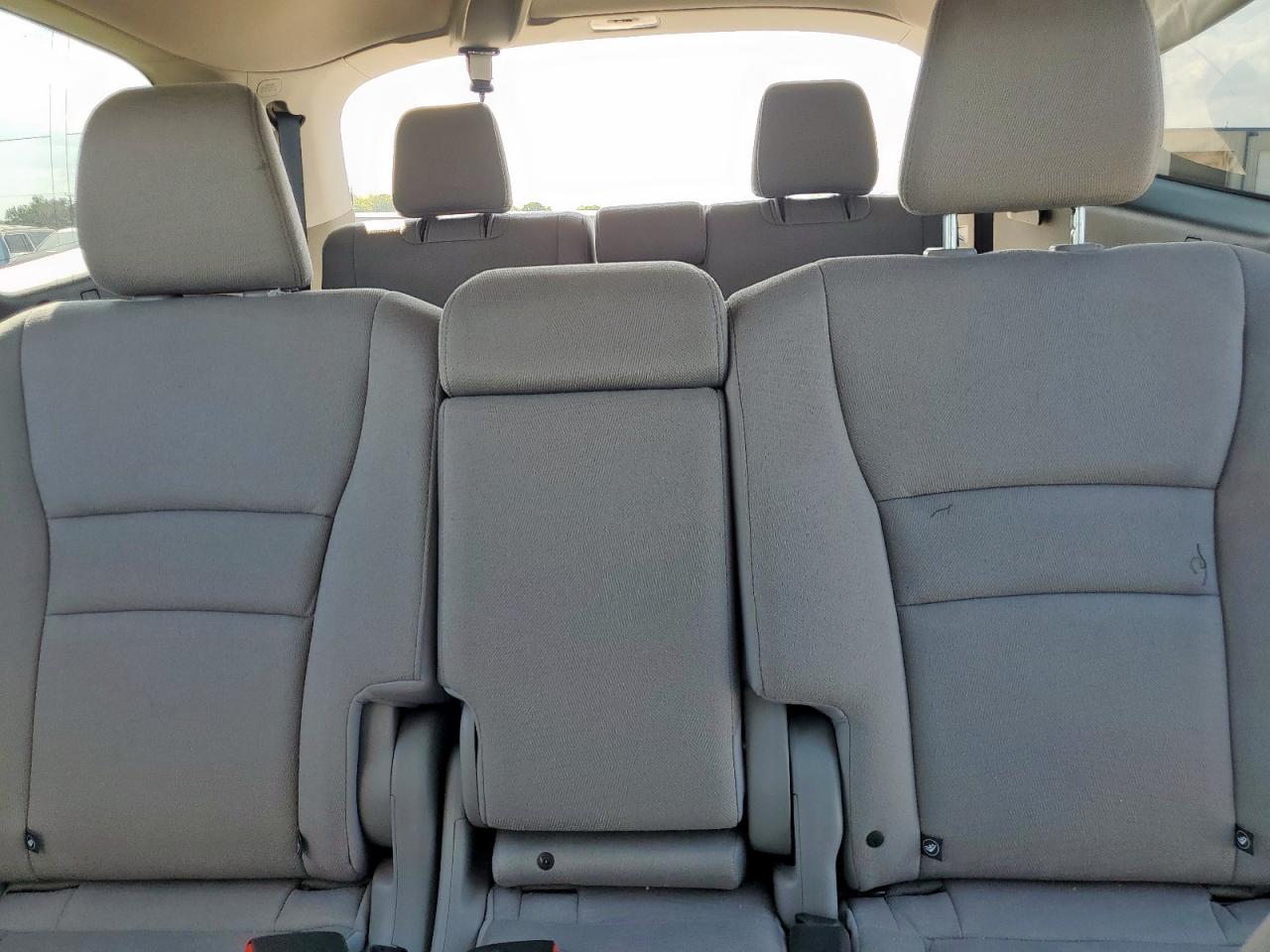 2018 Honda Pilot Lx VIN: 5FNYF5H13JB020211 Lot: 81347705