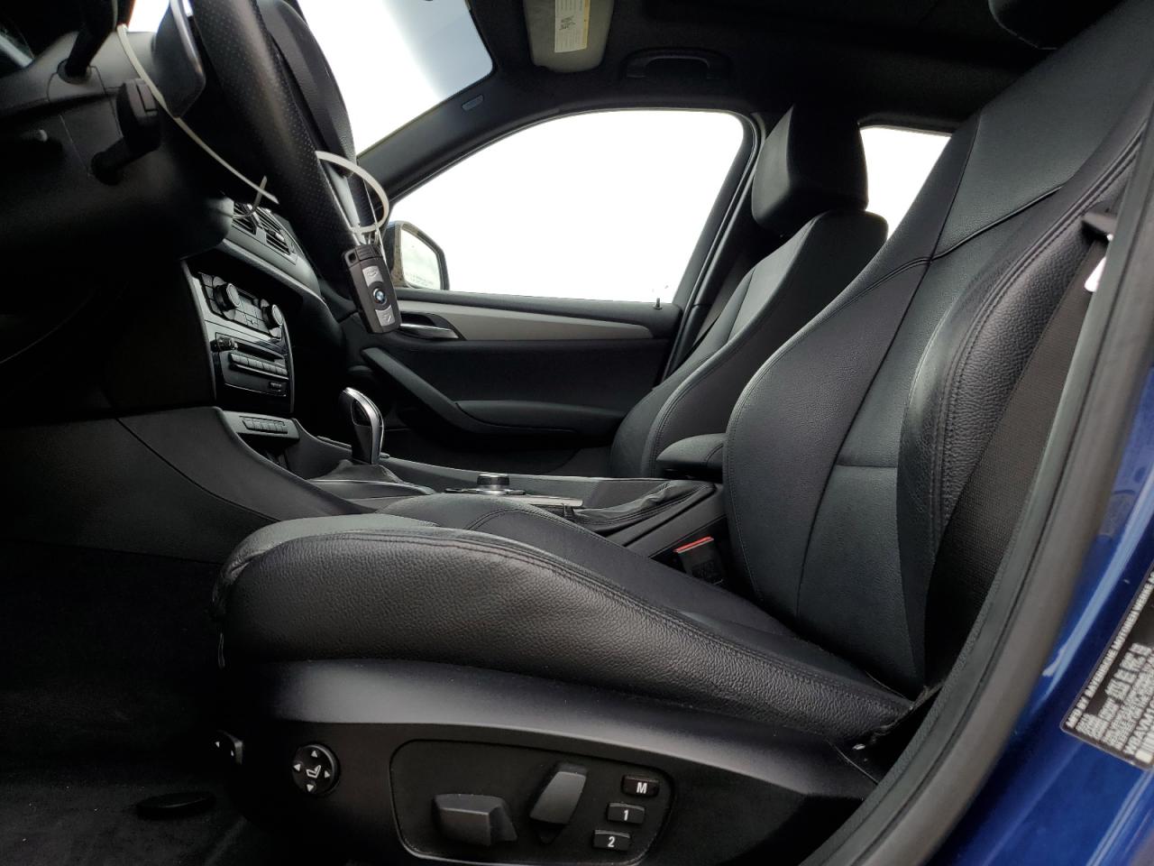 2015 BMW X1 Sdrive28I VIN: WBAVM1C58FV318464 Lot: 84016235