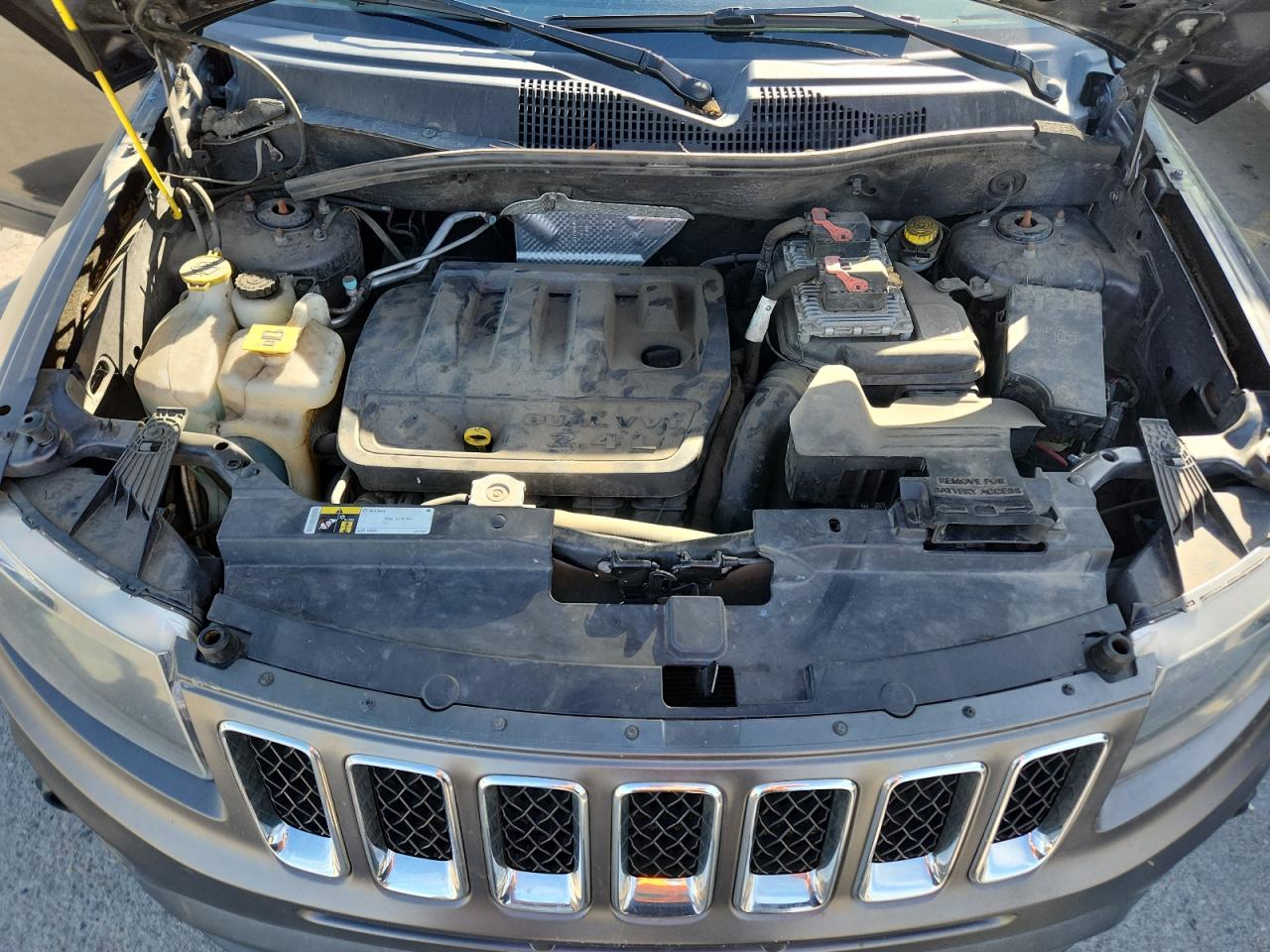 2017 Jeep Compass Sport VIN: 1C4NJDBB6HD105784 Lot: 81877555