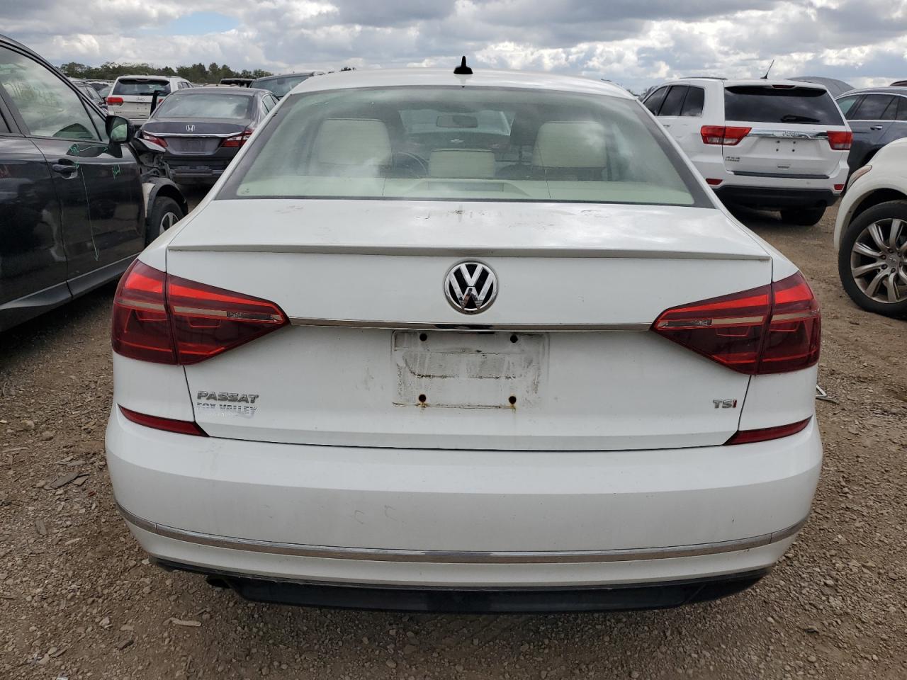 2017 Volkswagen Passat R-Line VIN: 1VWDT7A3XHC026820 Lot: 71434695