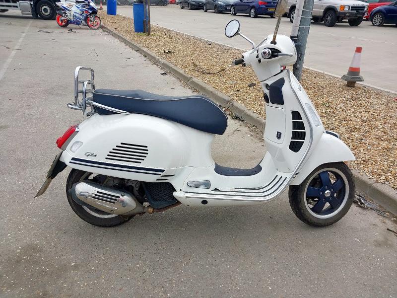 2018 PIAGGIO VESPA GTS YACHT CLUB 125 