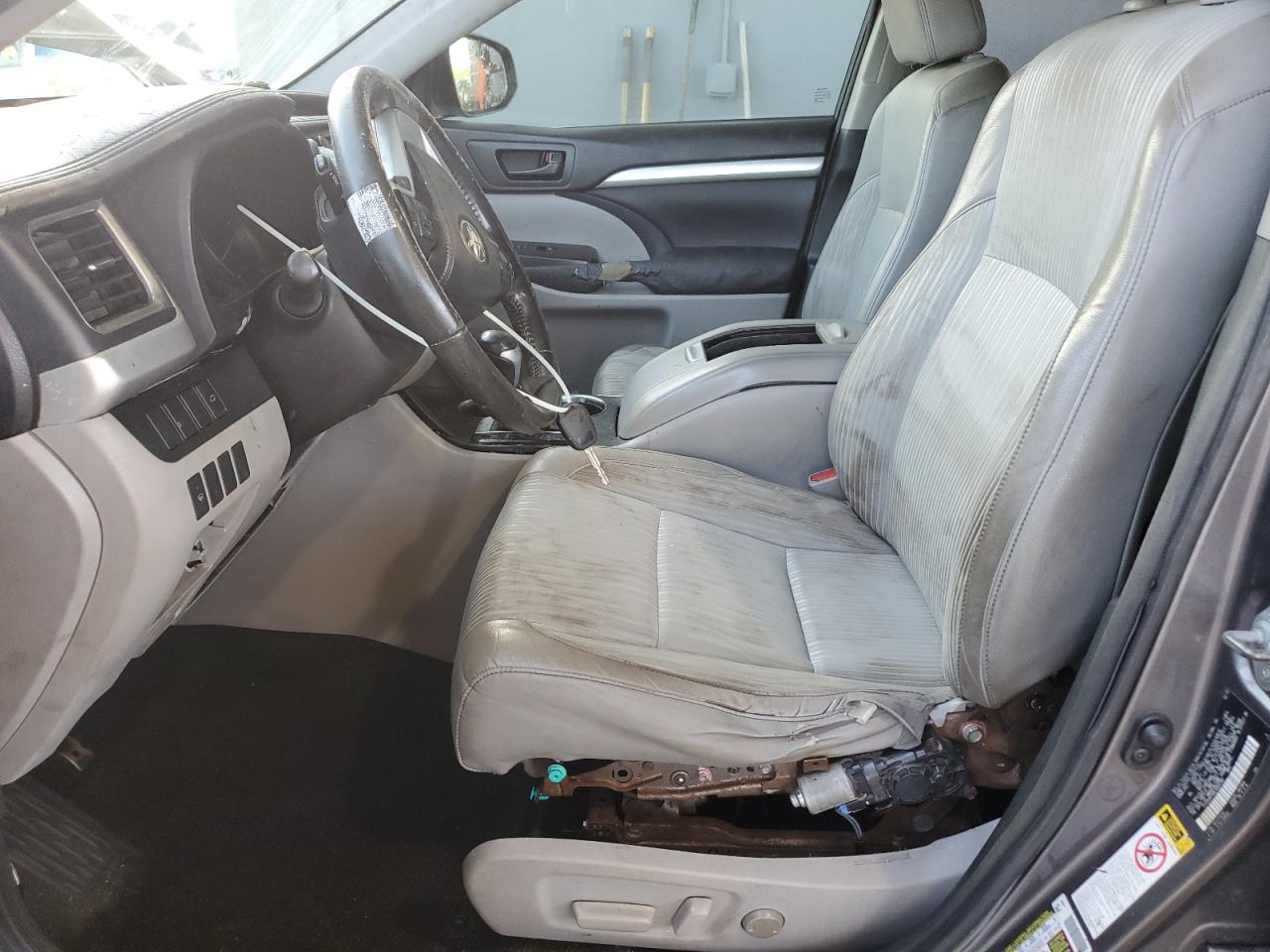 2014 Toyota Highlander Le VIN: 5TDZKRFHXES005780 Lot: 84424825