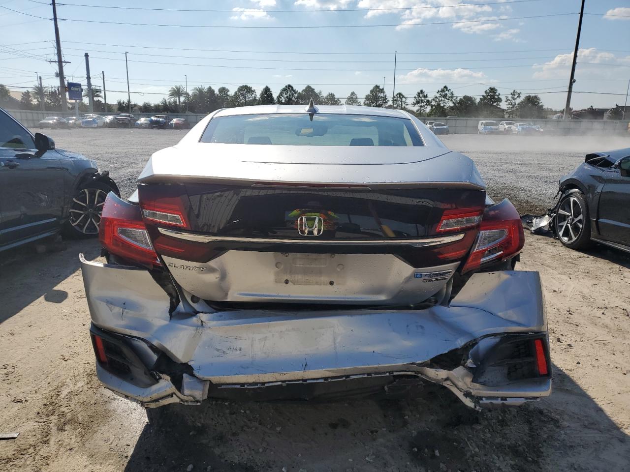 2018 Honda Clarity Touring VIN: JHMZC5F33JC008167 Lot: 81676605