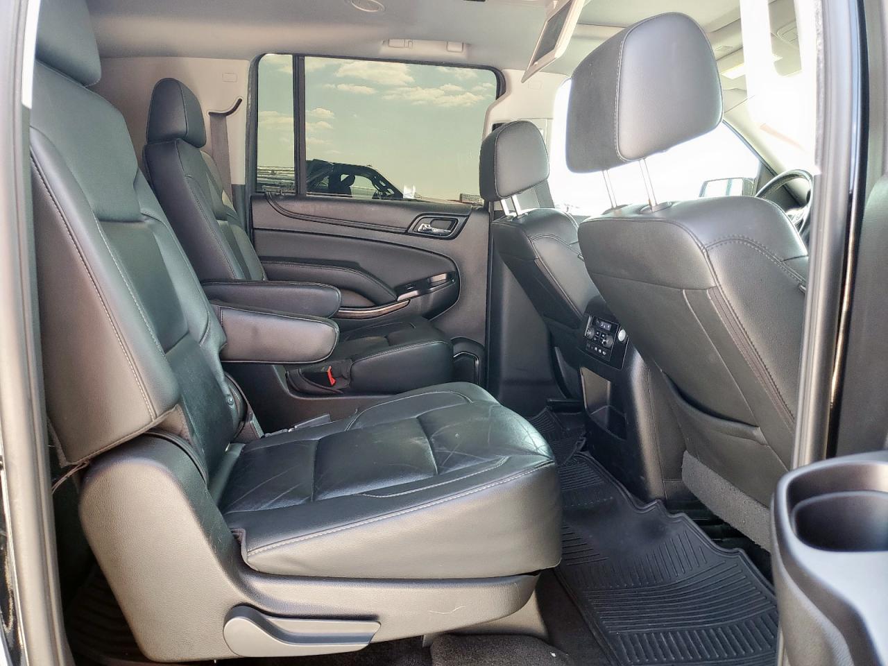 2018 Chevrolet Suburban Lt VIN: 1GNSCHKC5JR321705 Lot: 43357643