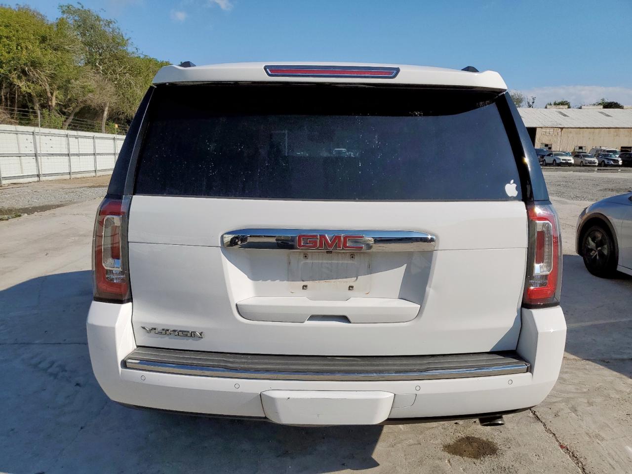 2019 GMC Yukon Denali VIN: 1GKS1CKJ7KR323137 Lot: 84028105