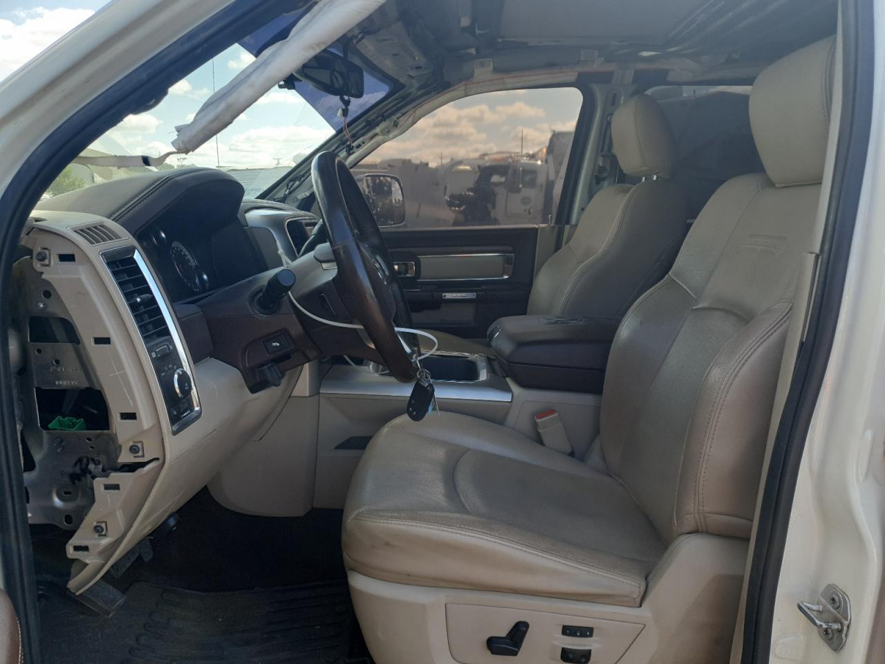 2017 Ram 2500 Laramie VIN: 3C6UR5FL1HG771765 Lot: 80666035