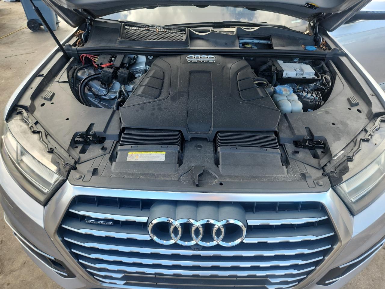 2017 Audi Q7 Premium Plus VIN: WA1LAAF70HD005038 Lot: 81623175