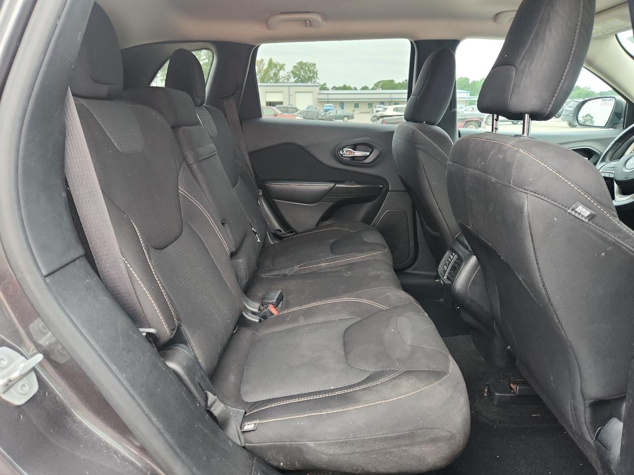 2016 Jeep Cherokee Latitude VIN: 1C4PJLCS5GW114450 Lot: 71704165