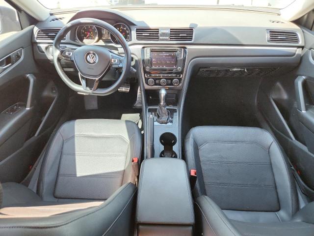  VOLKSWAGEN PASSAT 2018 Gray