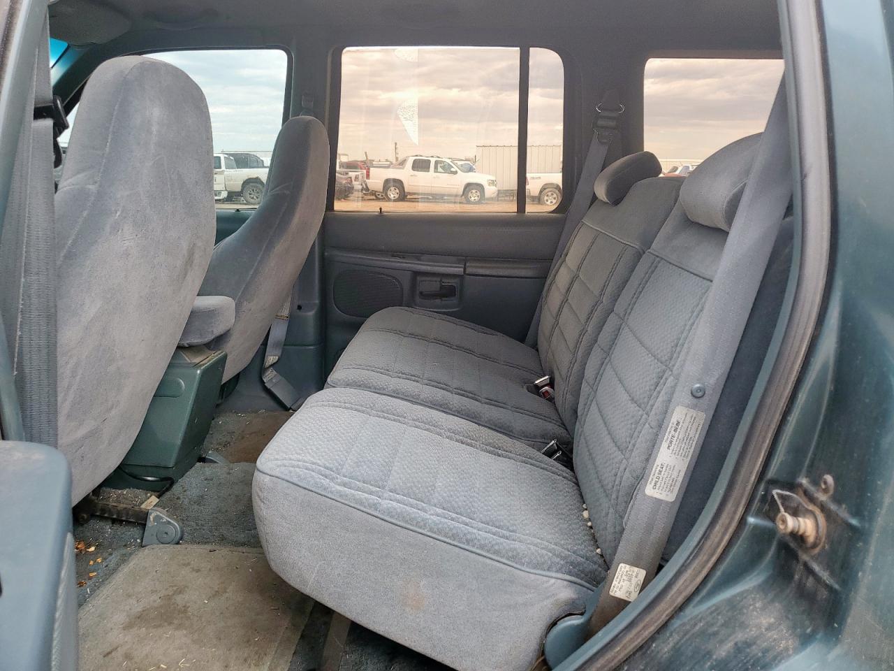 1997 Mercury Mountaineer VIN: 4M2DU55P7VUJ12782 Lot: 81445385