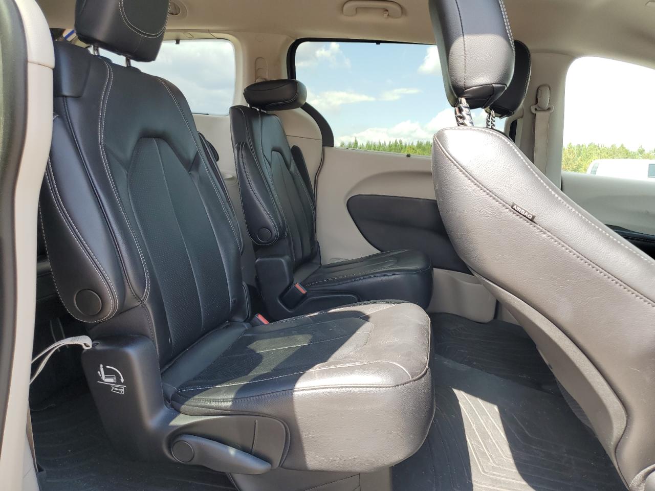 2022 Chrysler Pacifica Touring L VIN: 2C4RC1BG4NR112912 Lot: 72064035