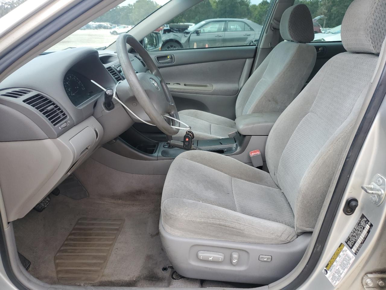 2004 Toyota Camry Le VIN: 4T1BF32K34U081013 Lot: 84744375