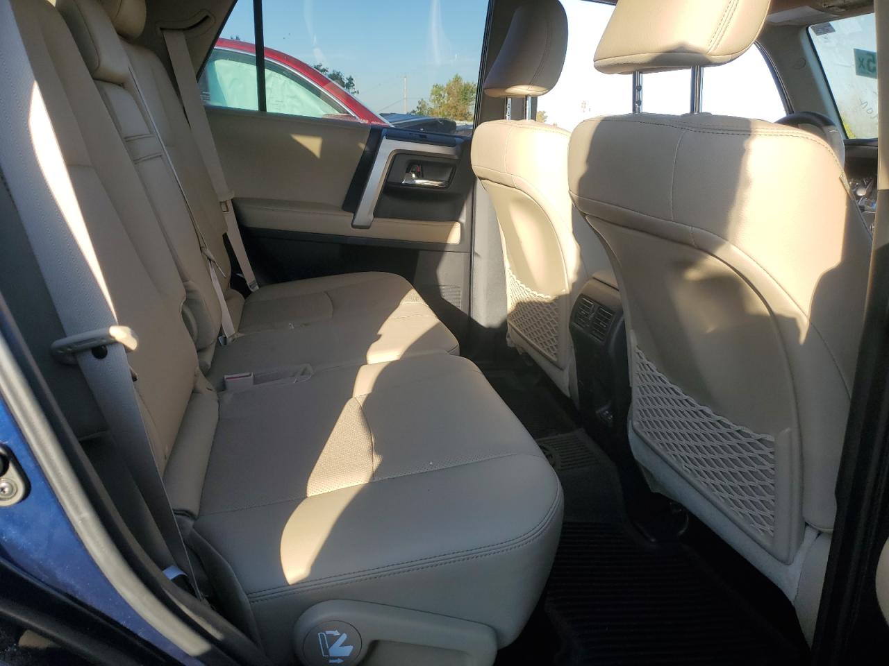 2020 Toyota 4Runner Sr5/Sr5 Premium VIN: JTEBU5JRXL5823688 Lot: 84185955