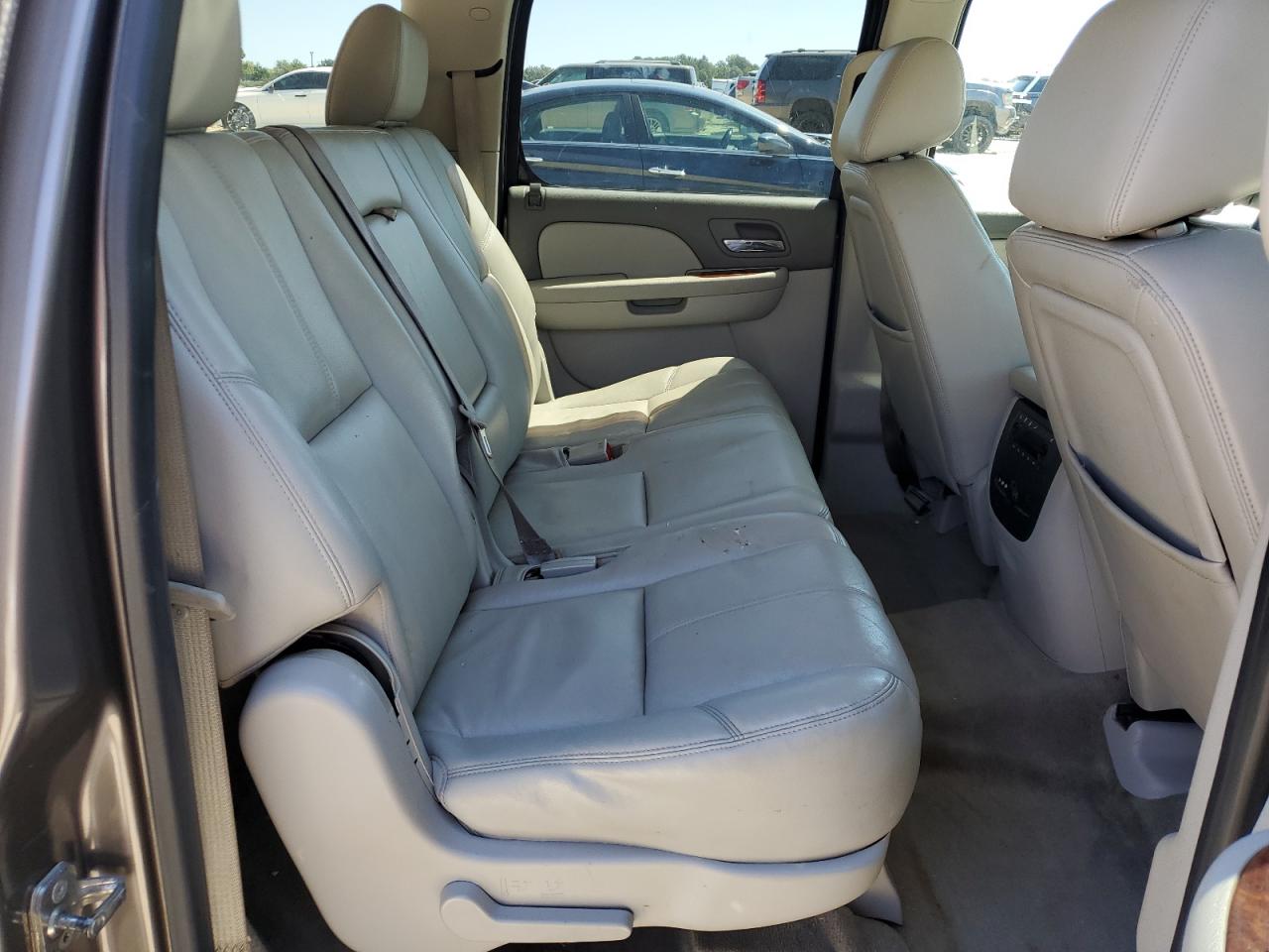 2013 Chevrolet Suburban VIN: 1GNSCJE00DR112837 Lot: 71710965