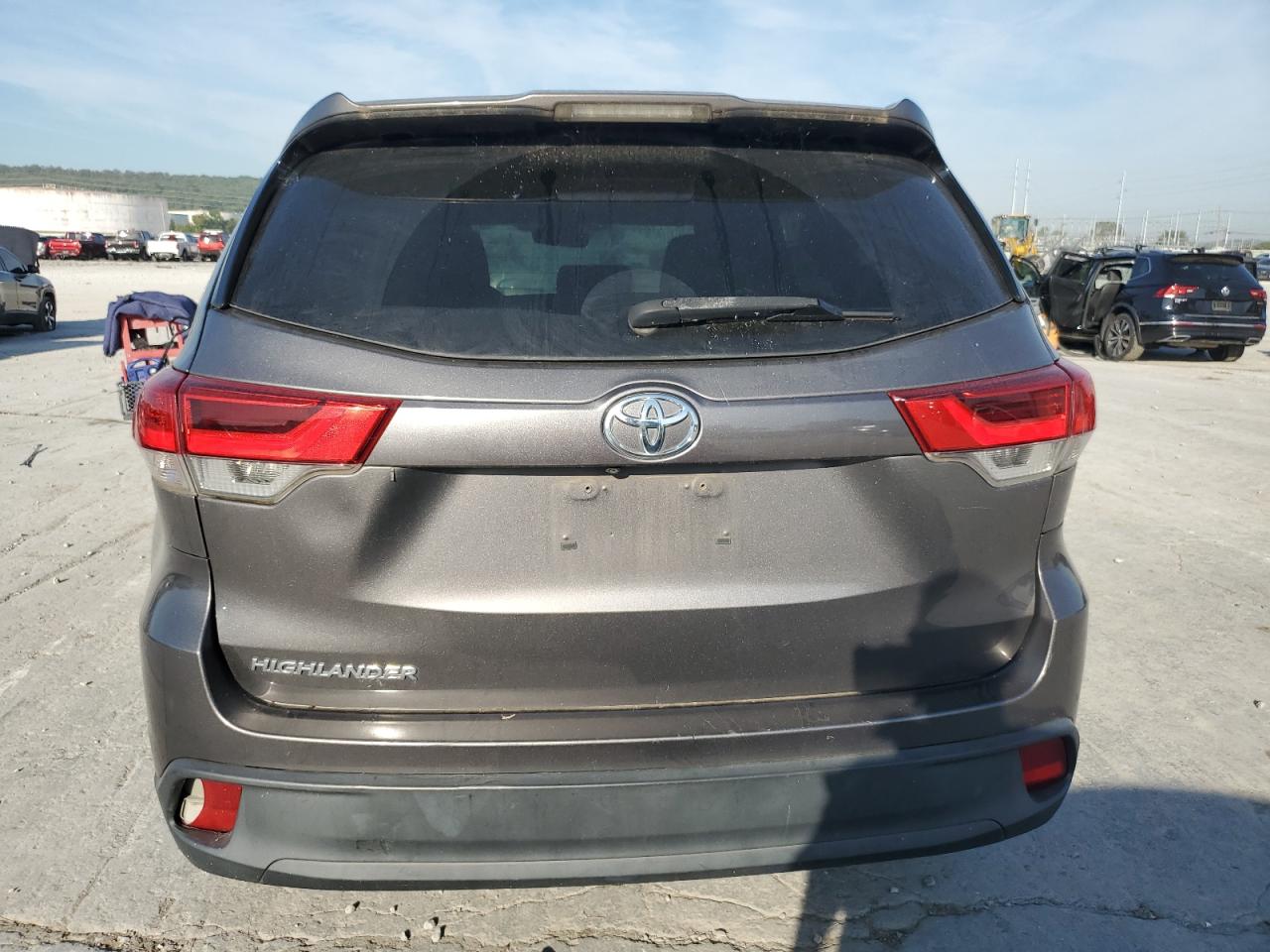 2017 Toyota Highlander Le VIN: 5TDZARFH2HS032804 Lot: 81477215