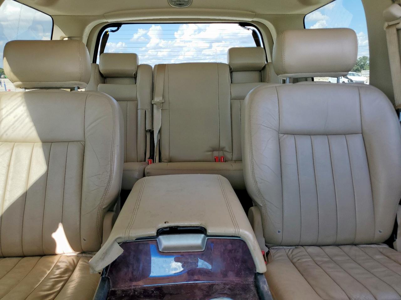 2005 Lincoln Navigator VIN: 5LMFU27525LJ12308 Lot: 83843105