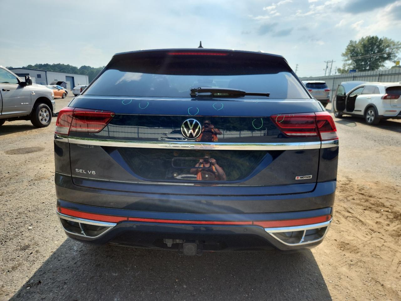 2022 Volkswagen Atlas Cross Sport Sel R-Line VIN: 1V2SE2CA3NC208078 Lot: 81377125