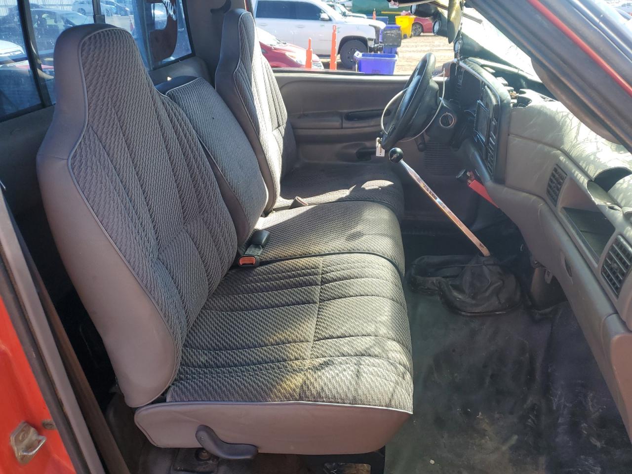 1995 Dodge Ram 2500 VIN: 1B7KF26C6SS171718 Lot: 84239555