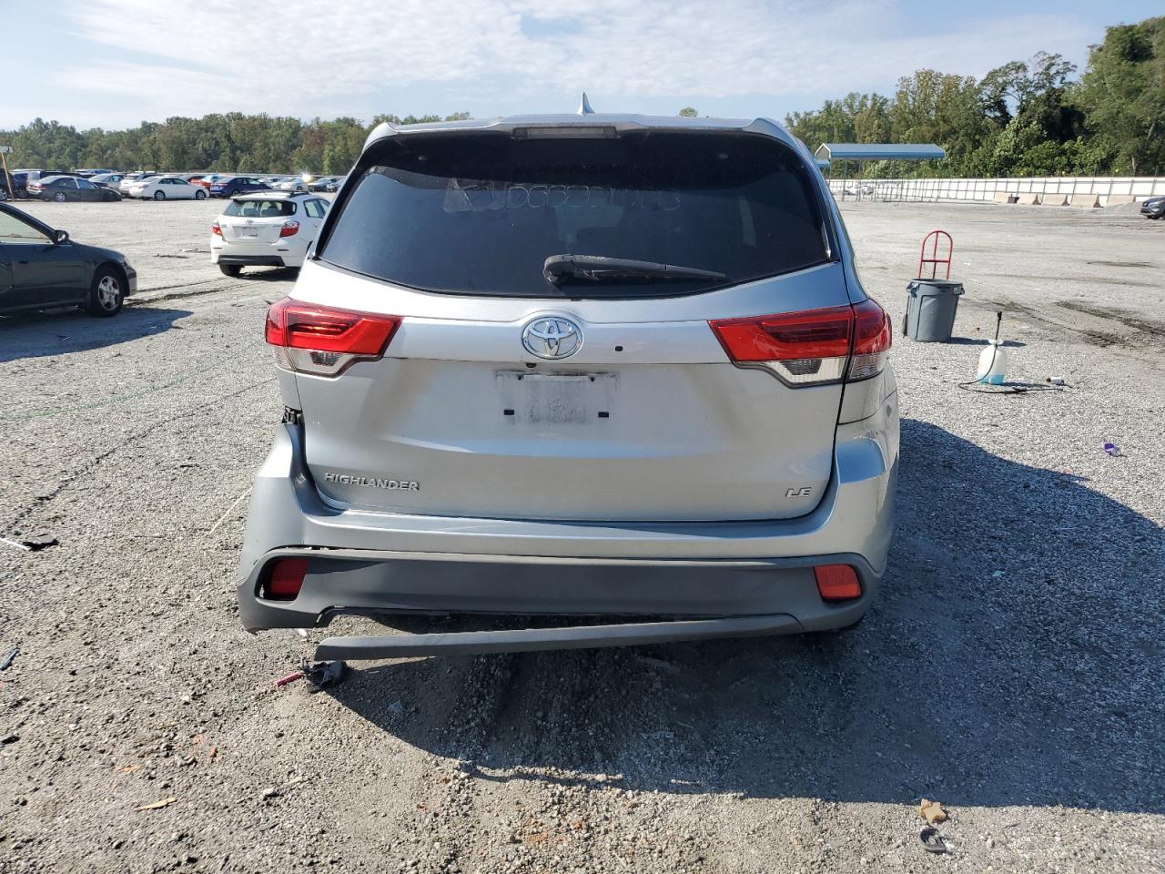 2017 Toyota Highlander Le VIN: 5TDZZRFH6HS192001 Lot: 71892815