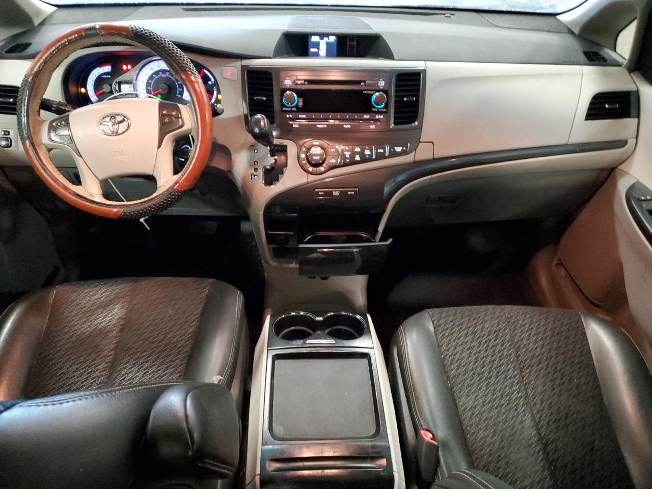 2011 Toyota Sienna Sport VIN: 5TDXK3DC0BS120847 Lot: 81500935