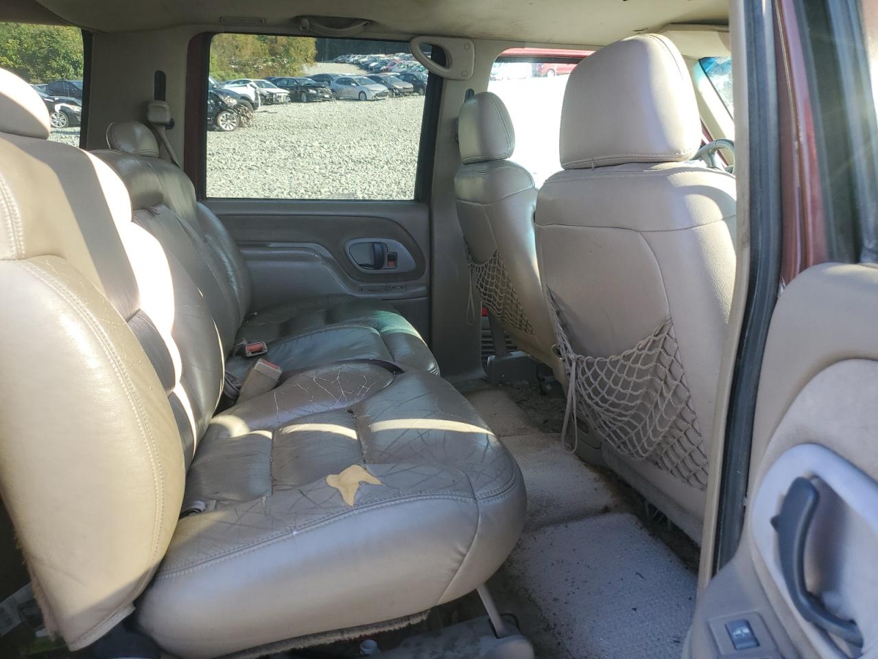 1998 Chevrolet Suburban K1500 VIN: 1GNFK16R6WJ370167 Lot: 81286735