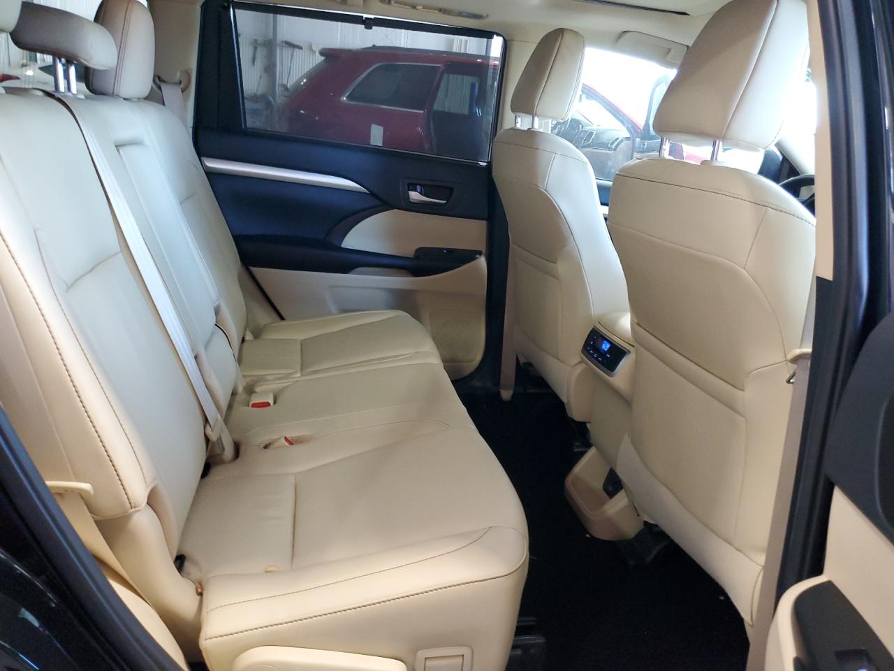 2019 Toyota Highlander Se VIN: 5TDJZRFHXKS618325 Lot: 84019935