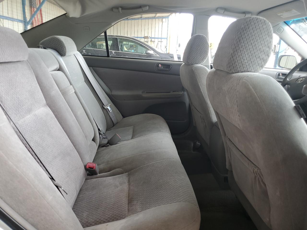 2004 Toyota Camry Le VIN: 4T1BF30KX4U569944 Lot: 81707915