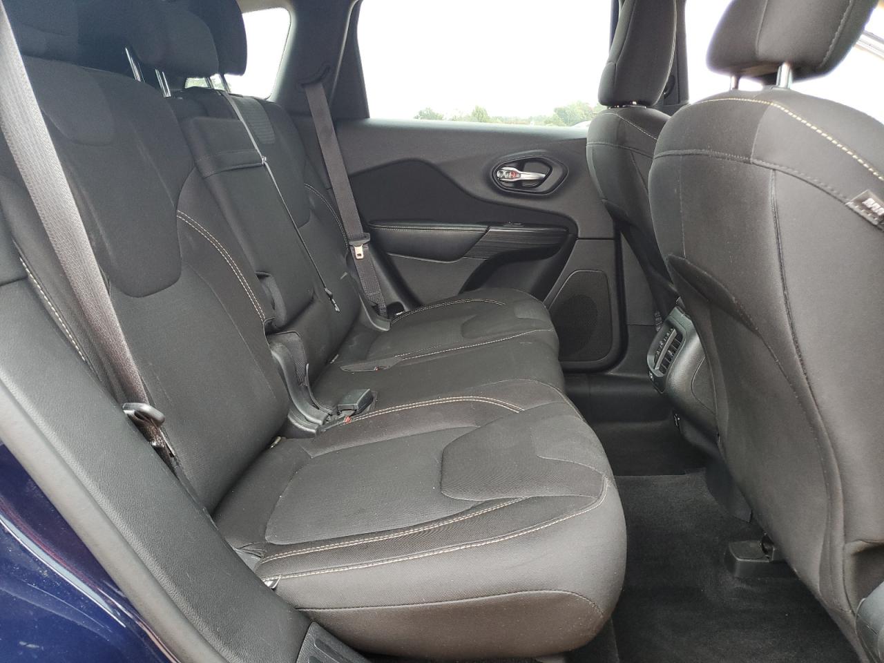 2015 Jeep Cherokee Latitude VIN: 1C4PJMCS2FW606793 Lot: 81856115