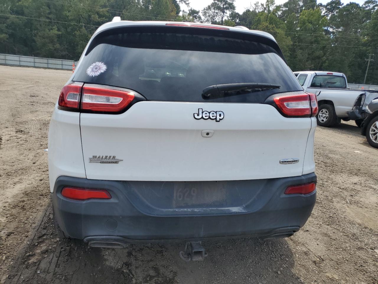 2016 Jeep Cherokee Latitude VIN: 1C4PJLCS5GW173322 Lot: 84405945