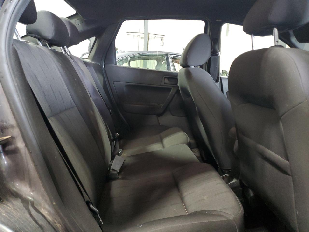 2010 Ford Focus Se VIN: 1FAHP3FN2AW122611 Lot: 71418865