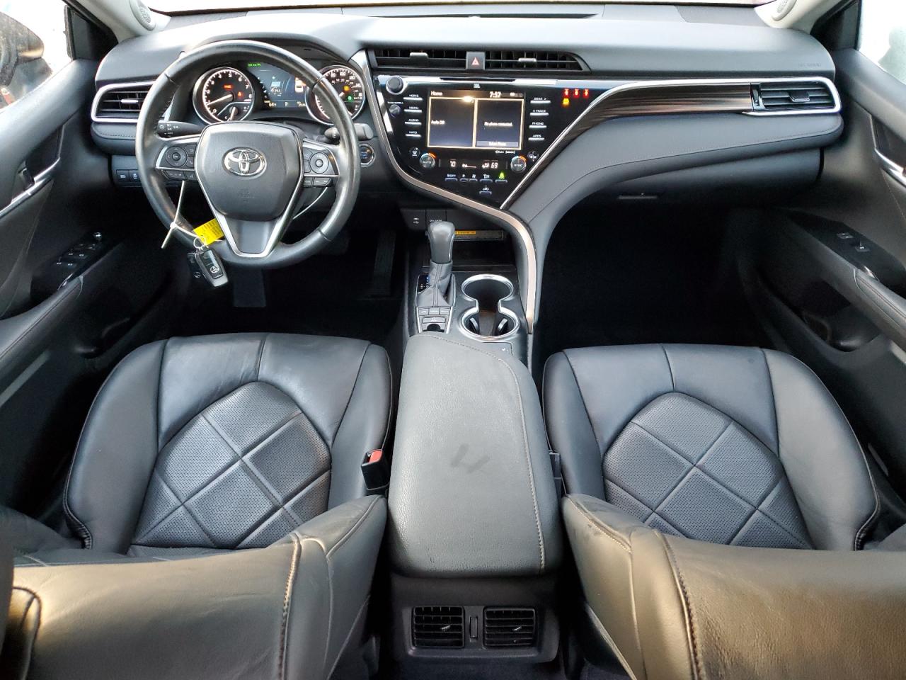 2018 Toyota Camry L VIN: 4T1B11HKXJU513327 Lot: 80696205