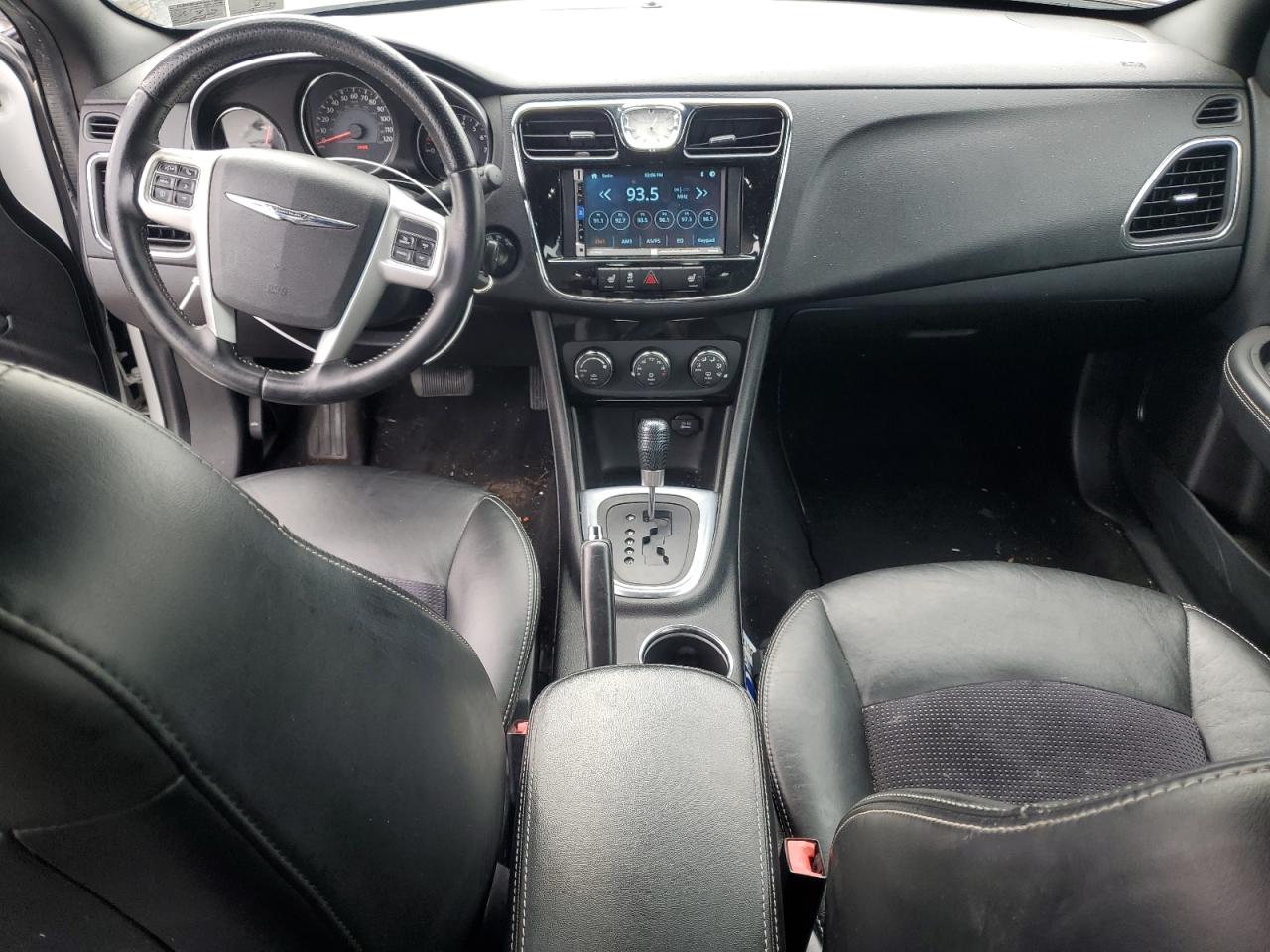 2013 Chrysler 200 Limited VIN: 1C3CCBCG5DN738561 Lot: 81141735