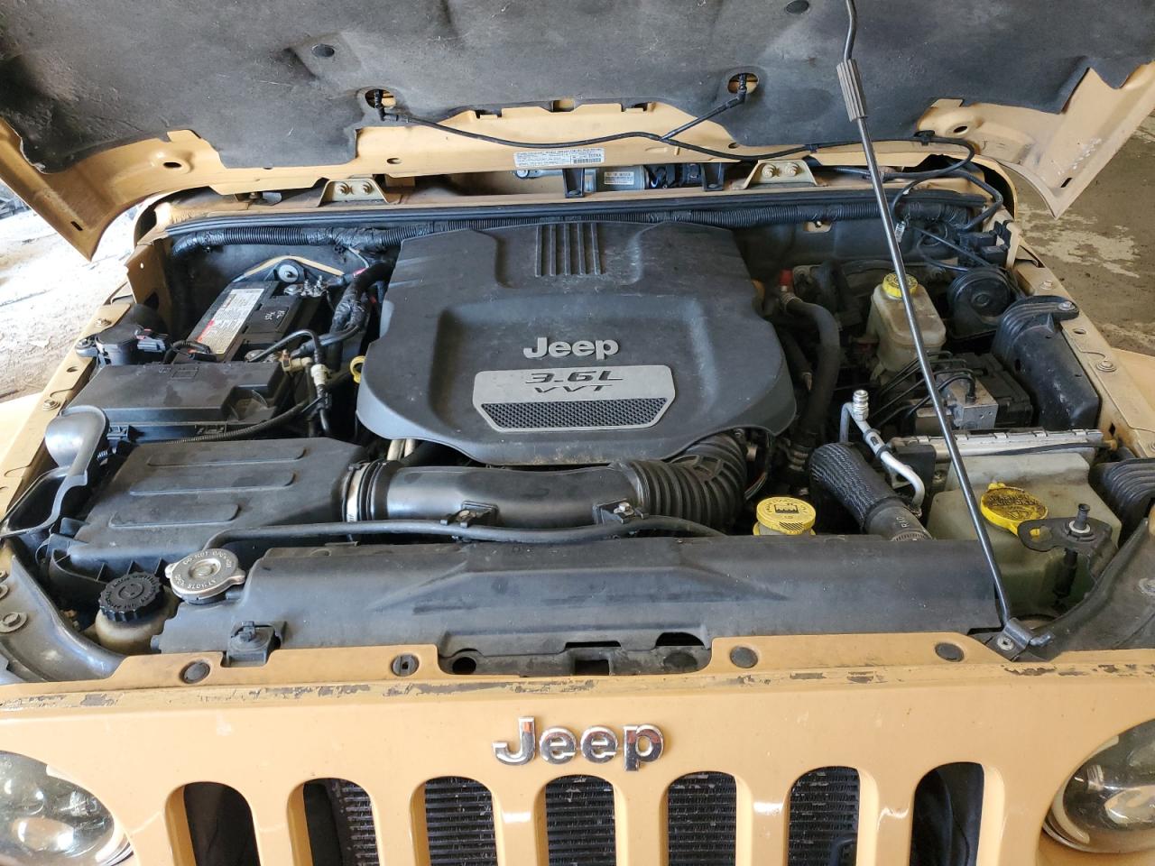 2013 Jeep Wrangler Unlimited Sahara VIN: 1C4BJWEG9DL620915 Lot: 81429495