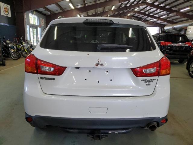 Паркетники MITSUBISHI OUTLANDER 2016 Белы