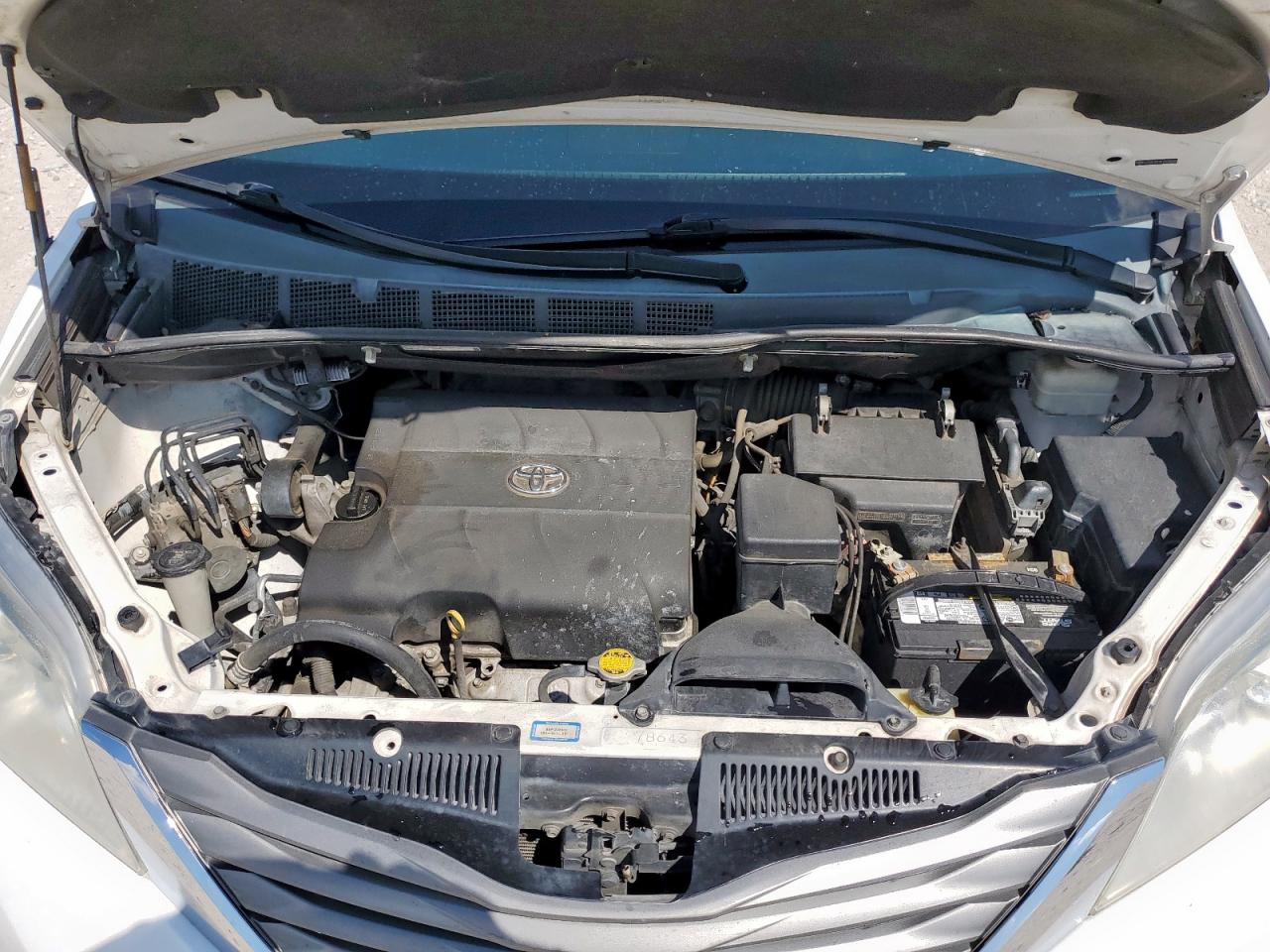 2014 Toyota Sienna Xle VIN: 5TDYK3DC8ES499590 Lot: 83754315