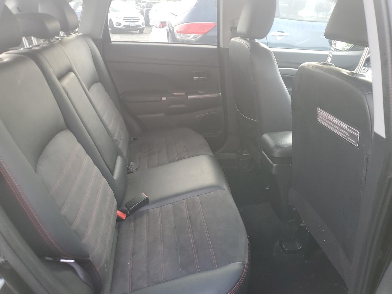 2018 Mitsubishi Outlander Sport Es VIN: JA4AR3AWXJZ012985 Lot: 81287495